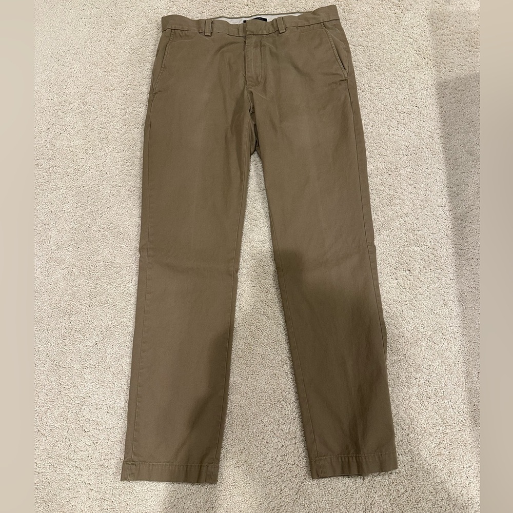 Banana Republic Men’s Aiden Chino Dark Tan 32x32